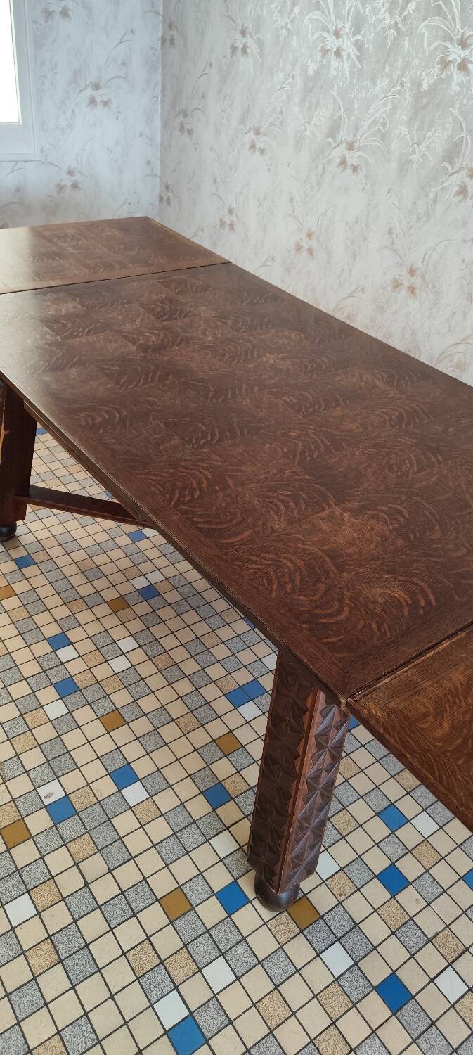 Pretty dining room table