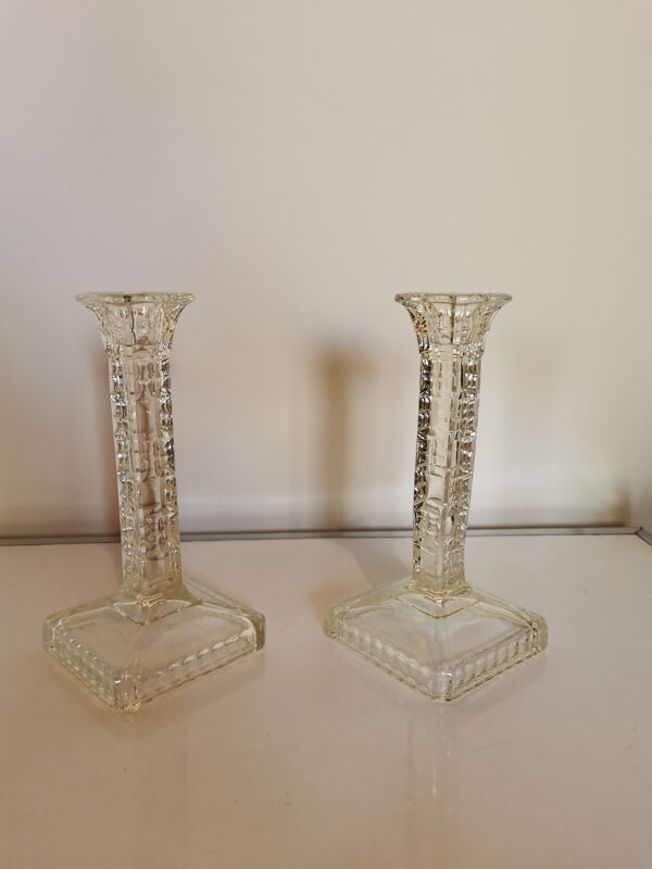 Paire de bougeoirs anciens en verre