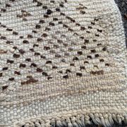Persian rug in knotted wool beige flower 170x90