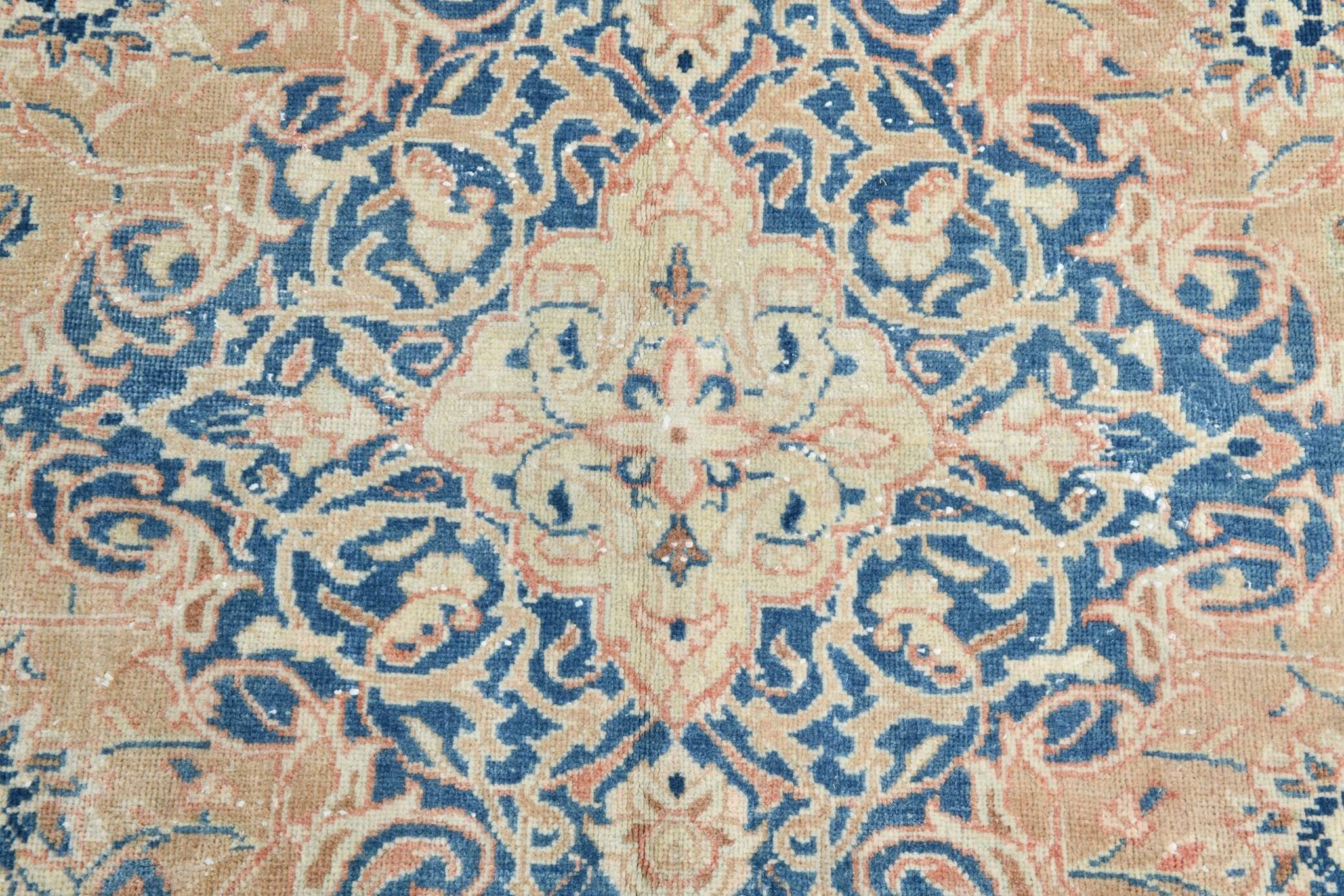 Tapis persan classique bleu et pêche