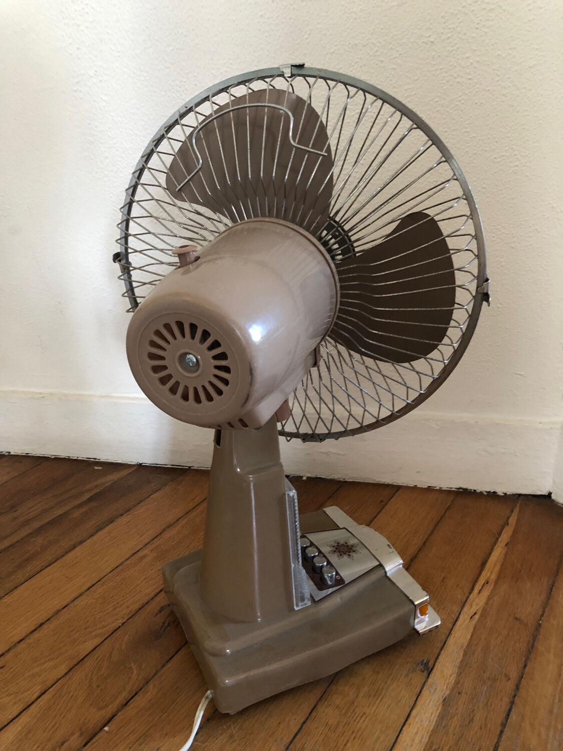 Vintage Mercedez fan