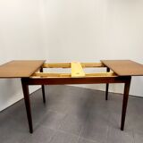 Table extendable to 230 cm