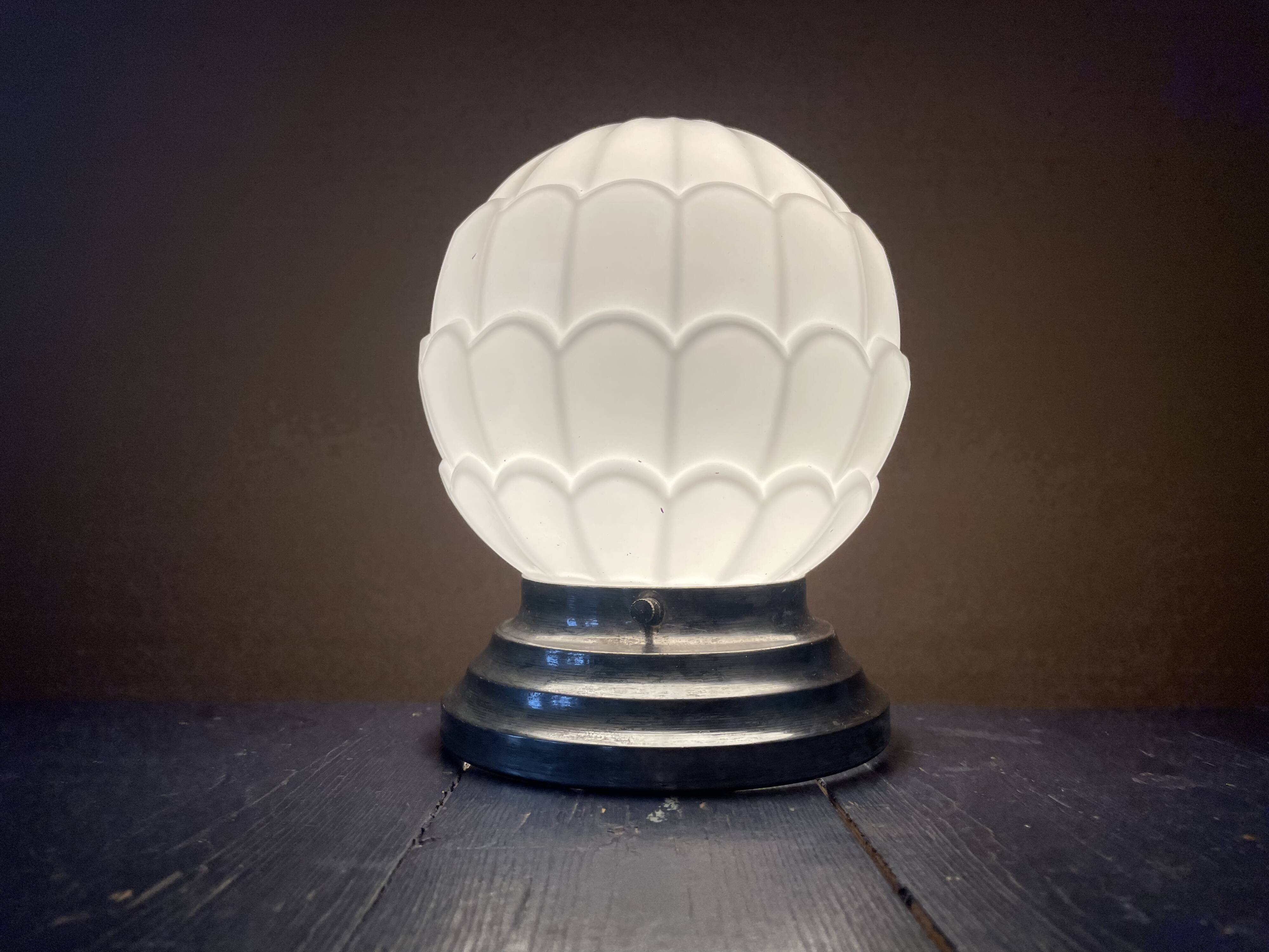 Plafonnier Art Déco ancien / opaline