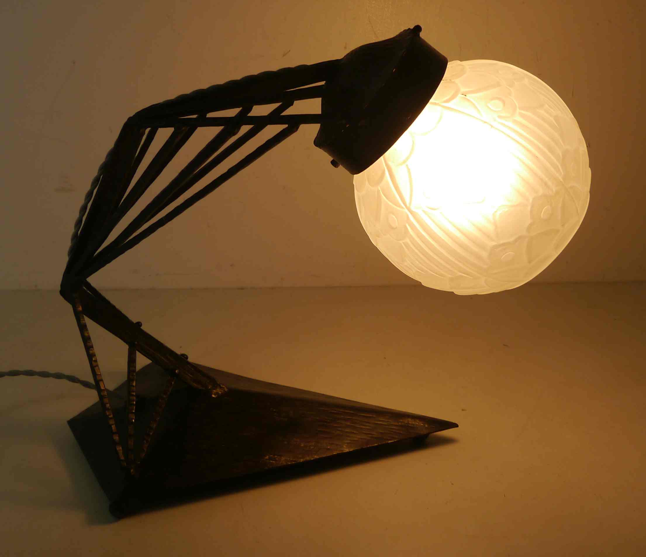 Lampe  fer forgé art déco