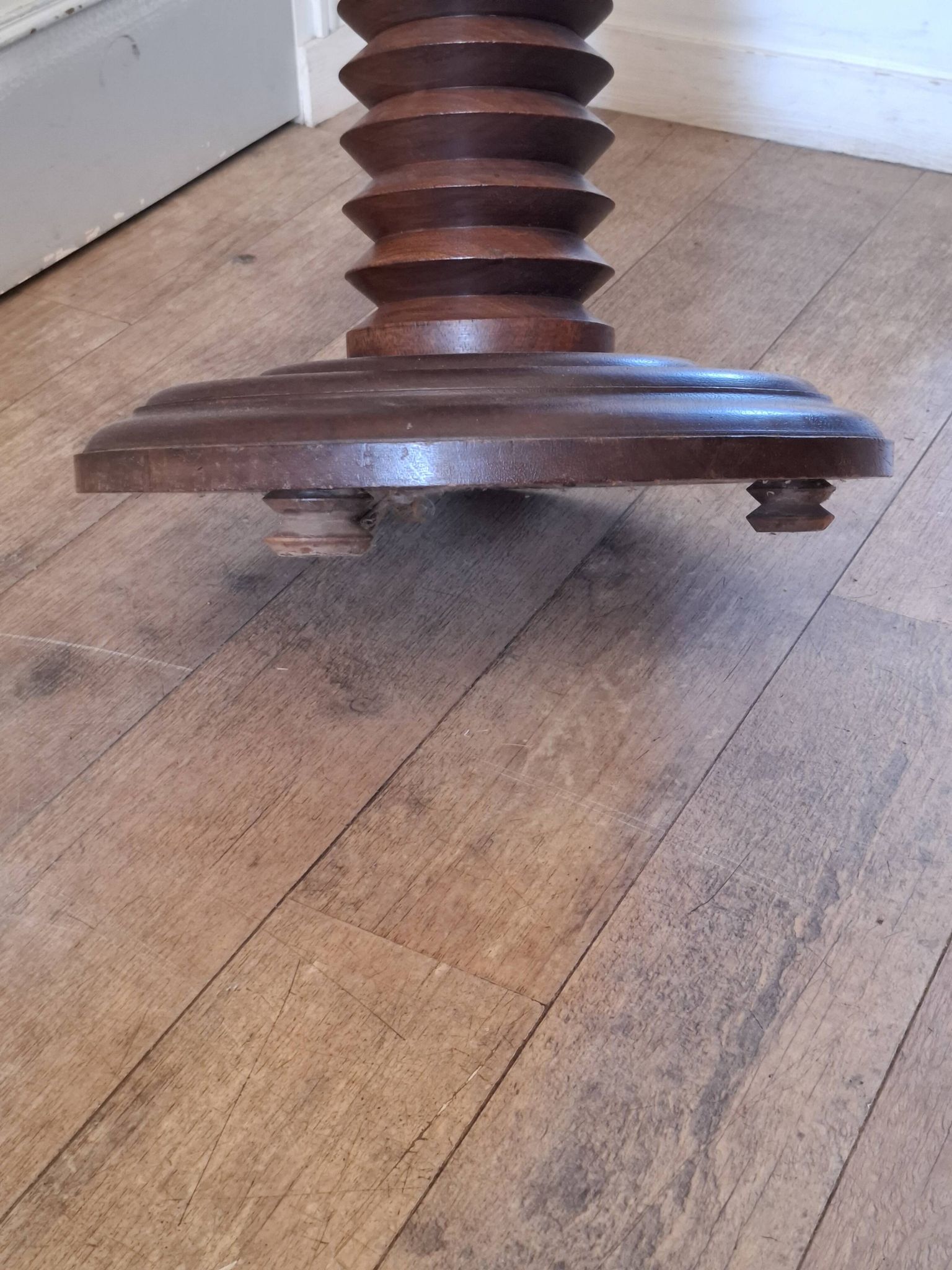 Large press screw seat