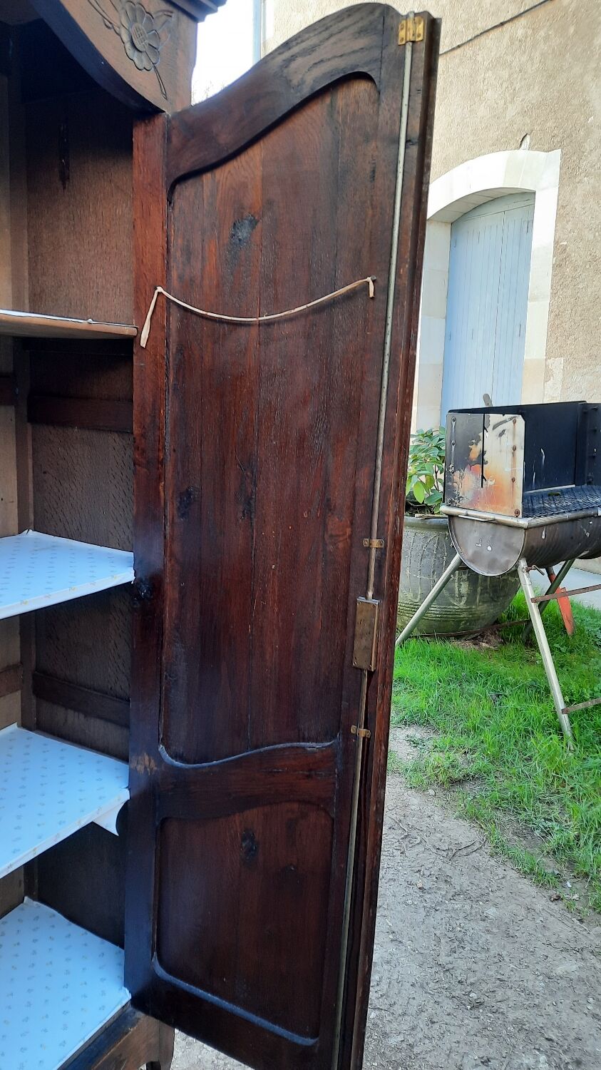 Armoire vintage