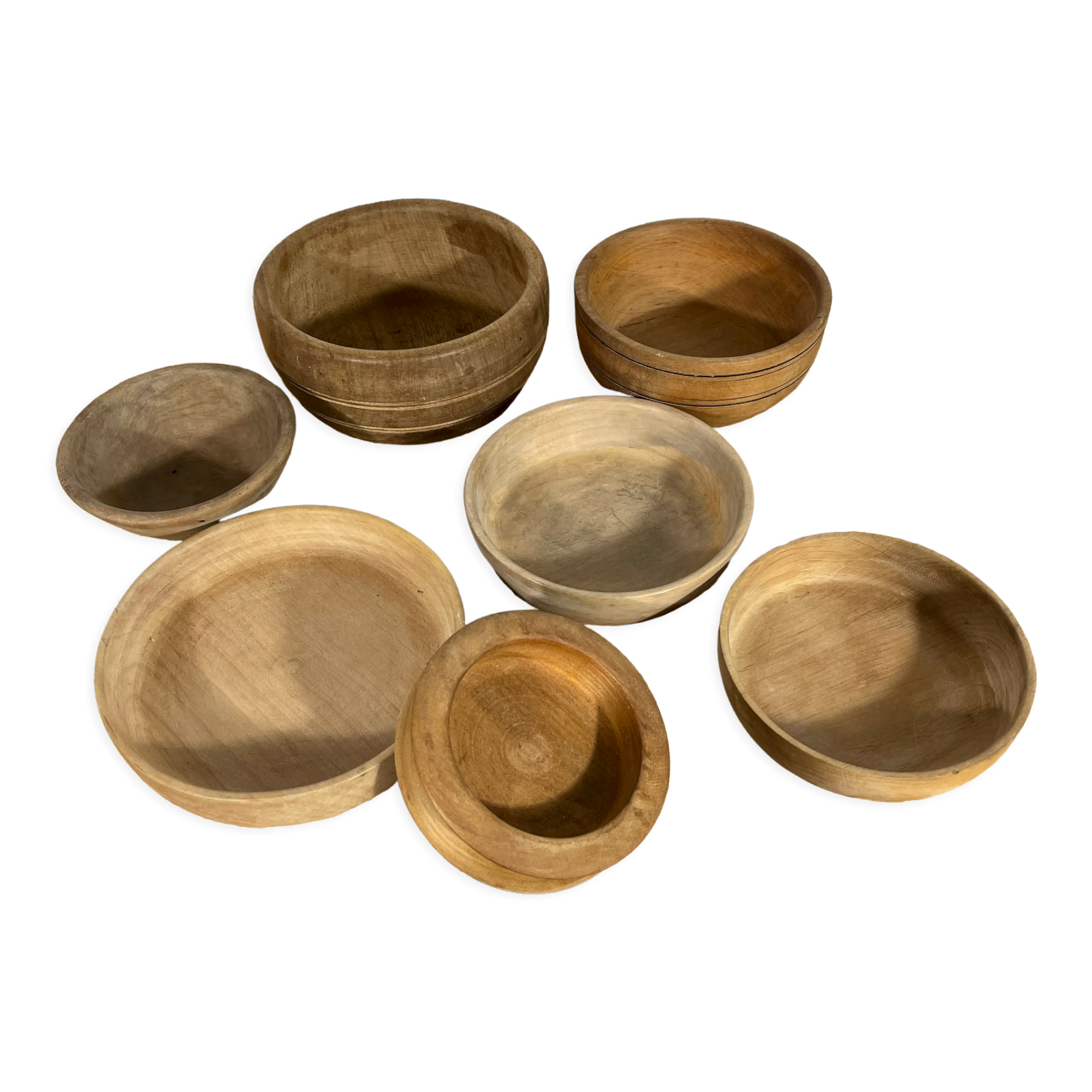 Series of 7 wooden pots