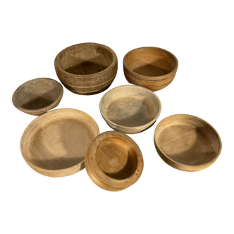 Series of 7 wooden pots