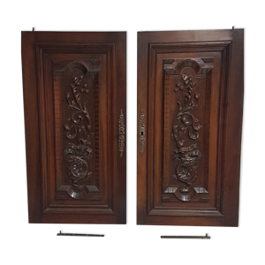 Porte d'un ancien  buffet