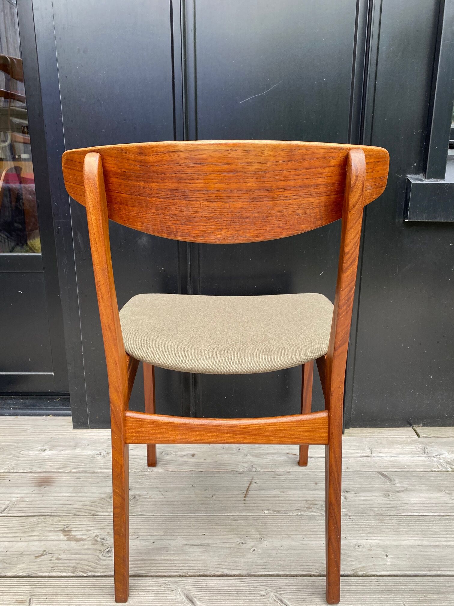 4 Chairs edited by Silkeborg