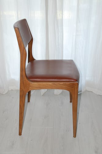 Suite de 4 chaises scandinaves des années 60