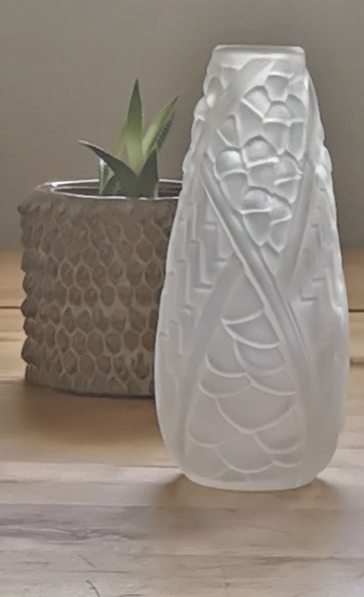 Vase art deco pressed glass