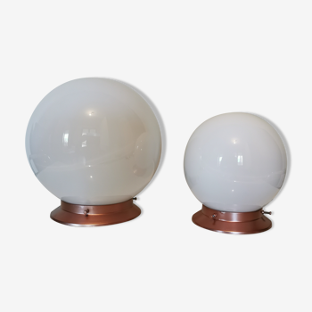 Pair of vintage globe lamps to table