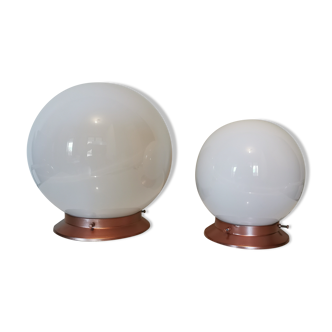 Pair of vintage globe lamps to table