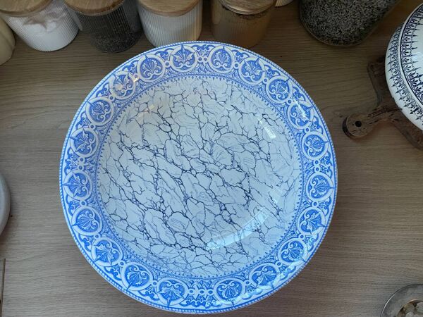 Ancien Plat creux terre de fer J.Vieillard