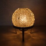 Lampe à poser en verre sur socle argenté