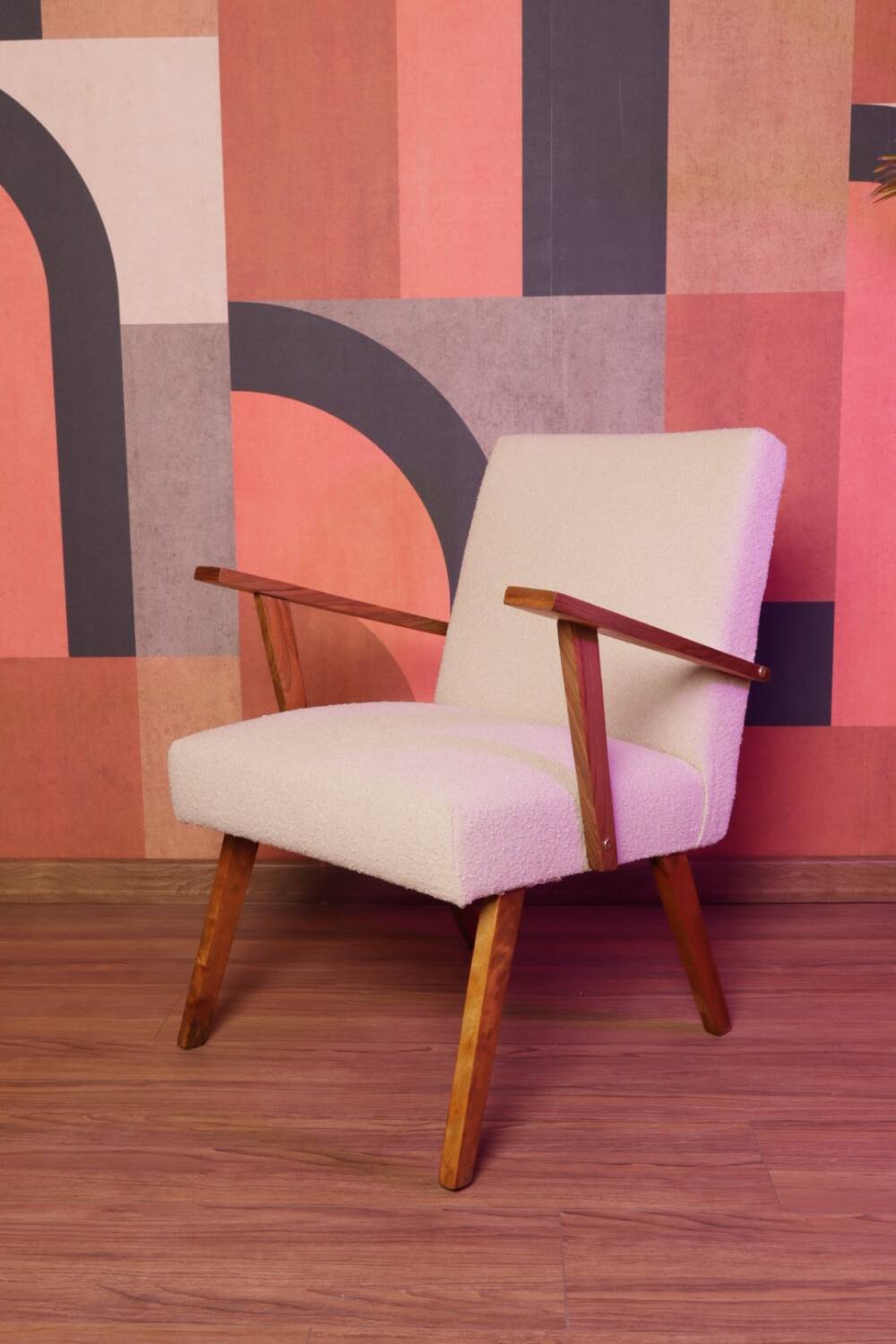 Vintage armchairs set of 2 beige bouclé walnut wood 1960