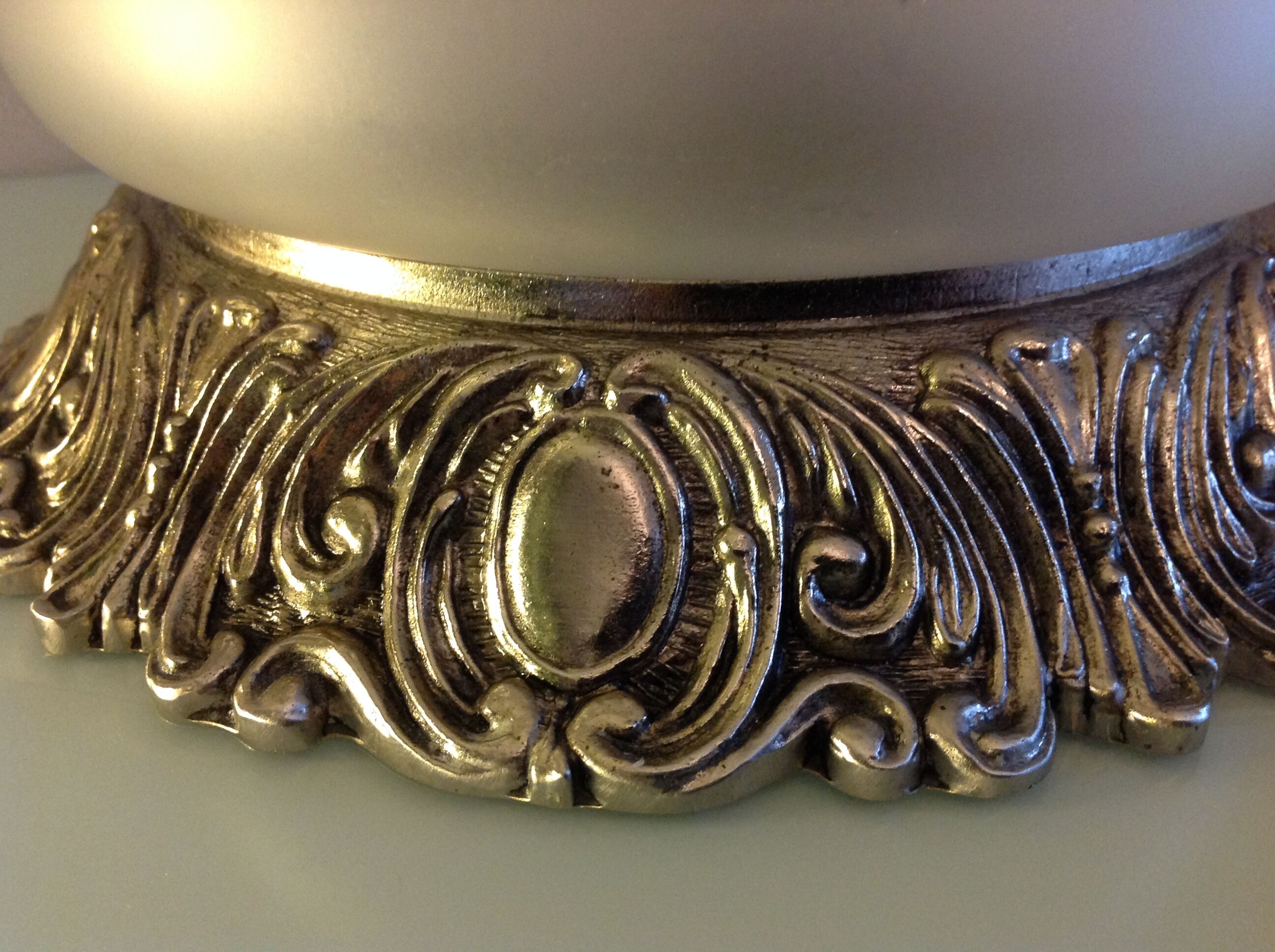 Engraved sandwind glass globe art deco style