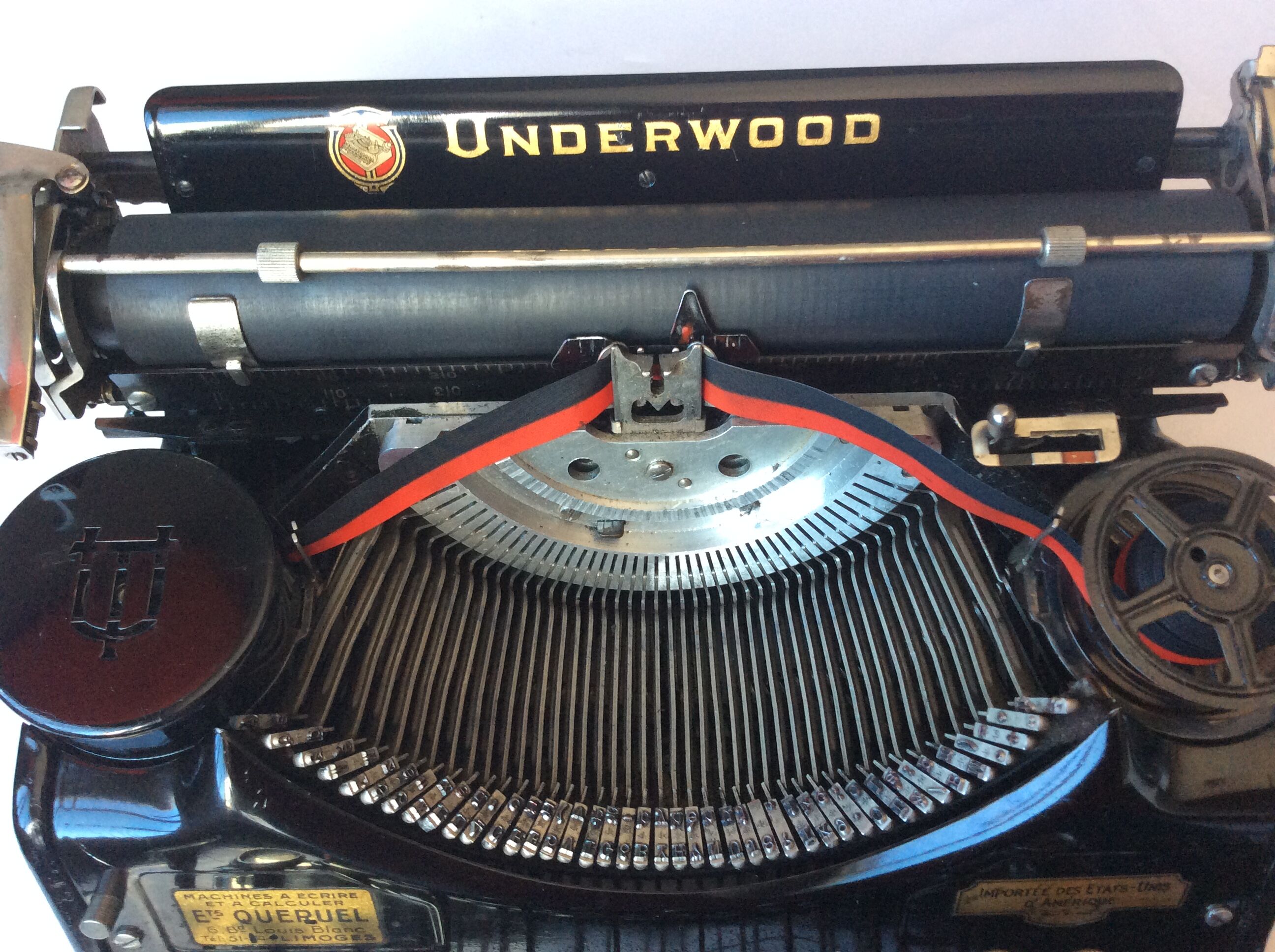 Old-typewriter Underwood portable