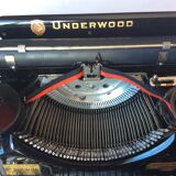 Old-typewriter Underwood portable