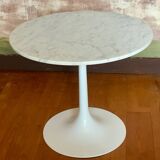 Carrara marble pedestal table
