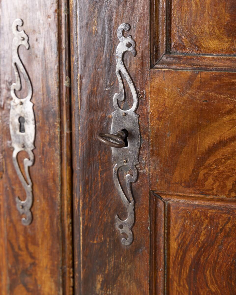 Classic Piedmontese walnut wardrobe from the early 18th century