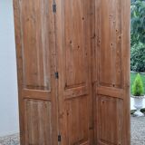 3-panel wooden room divider - 2 panels with perfect hinge stripes