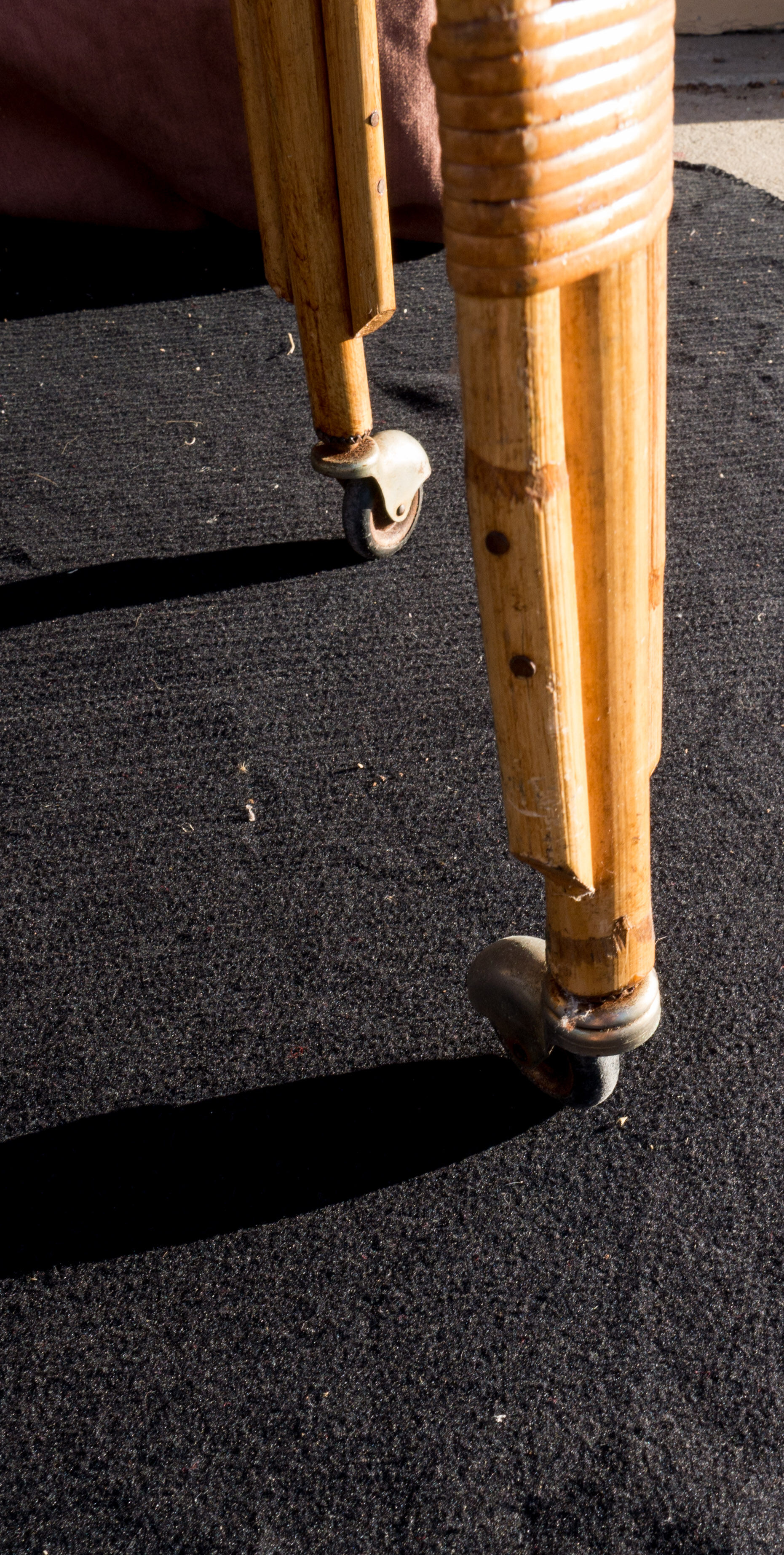 Cradle rattan on feet and swan neck