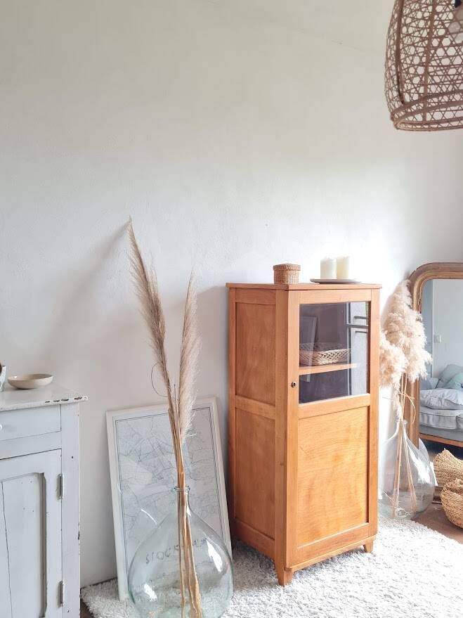 Parisian glass-fronted cupboard, type sideboard.