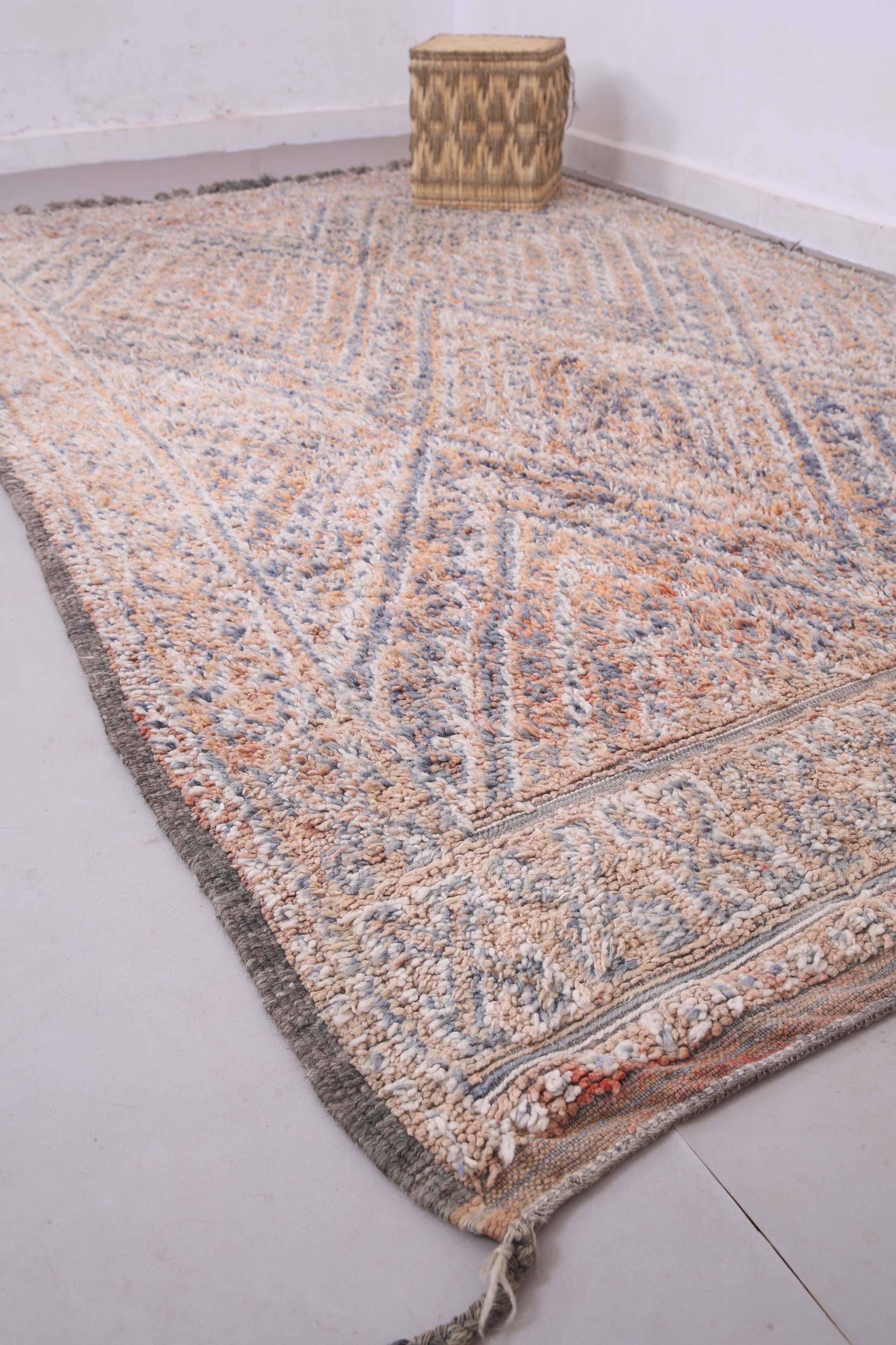 Vintage Beni Mguild Rug 209 x 323 - Berber Wool Rug - Handmade Moroccan Rug