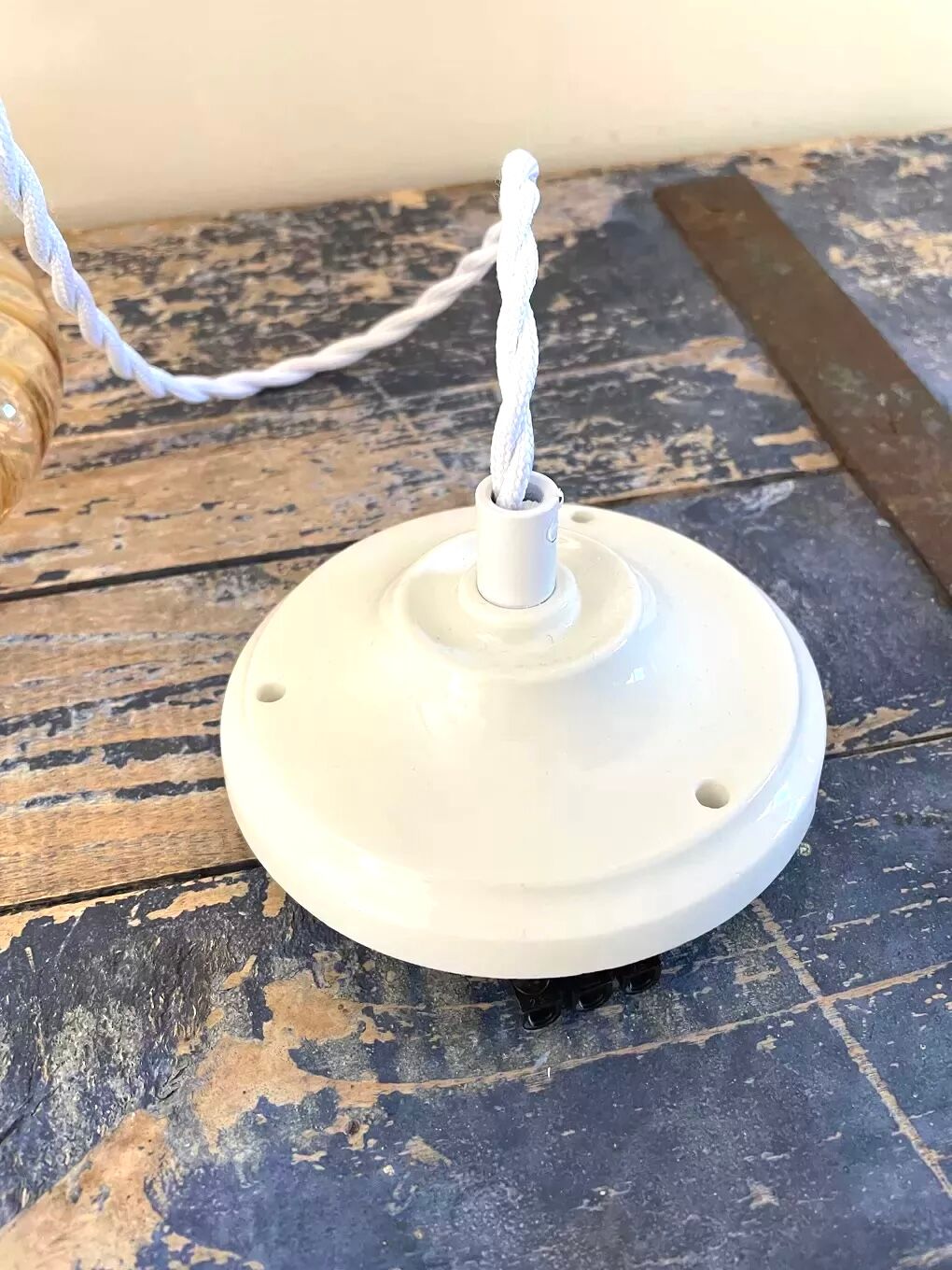 Vintage pendant lamp in electrified golden glass to nine