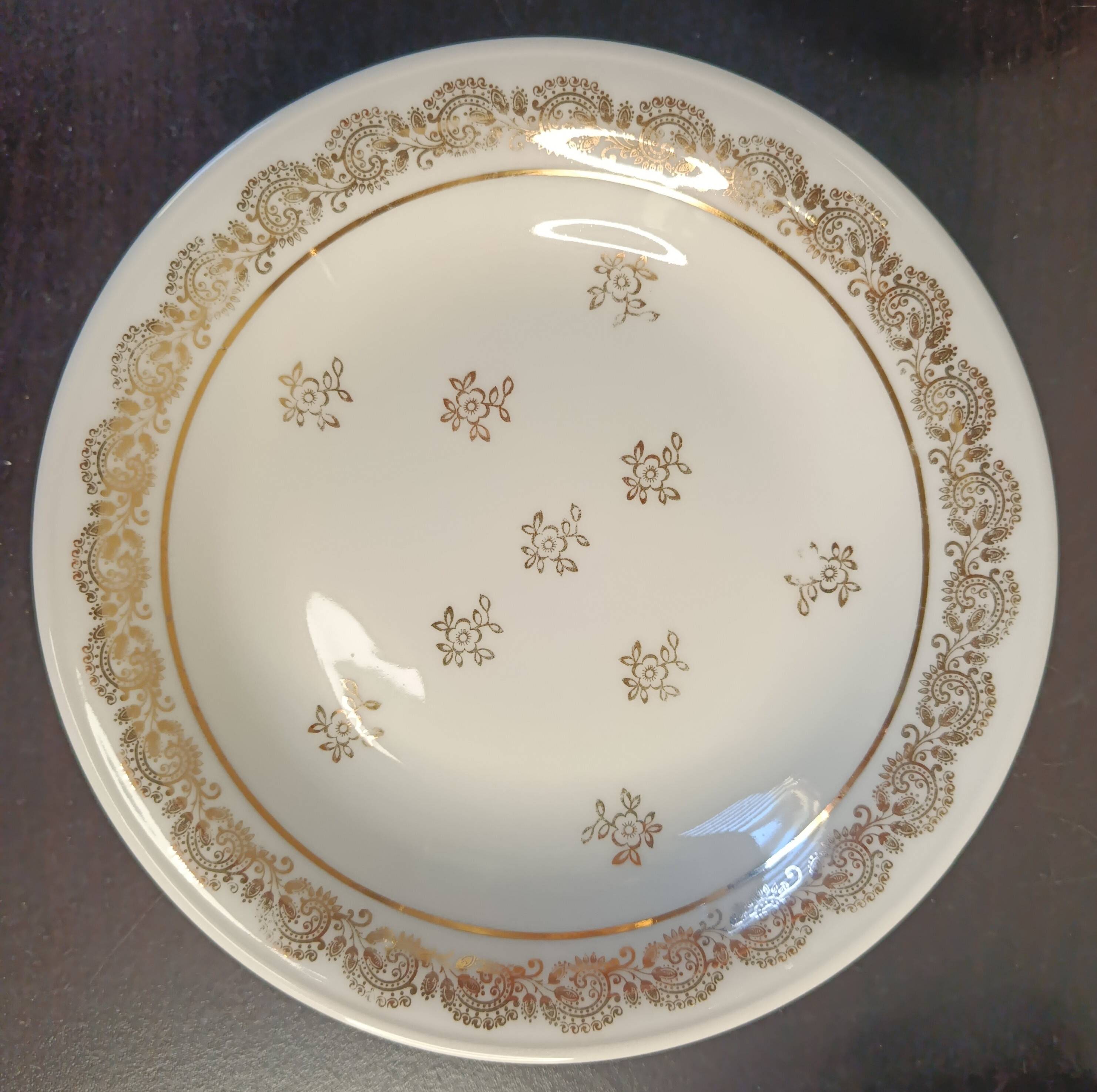 Complete grand table service, Limoges porcelain and gilding, LOT 1