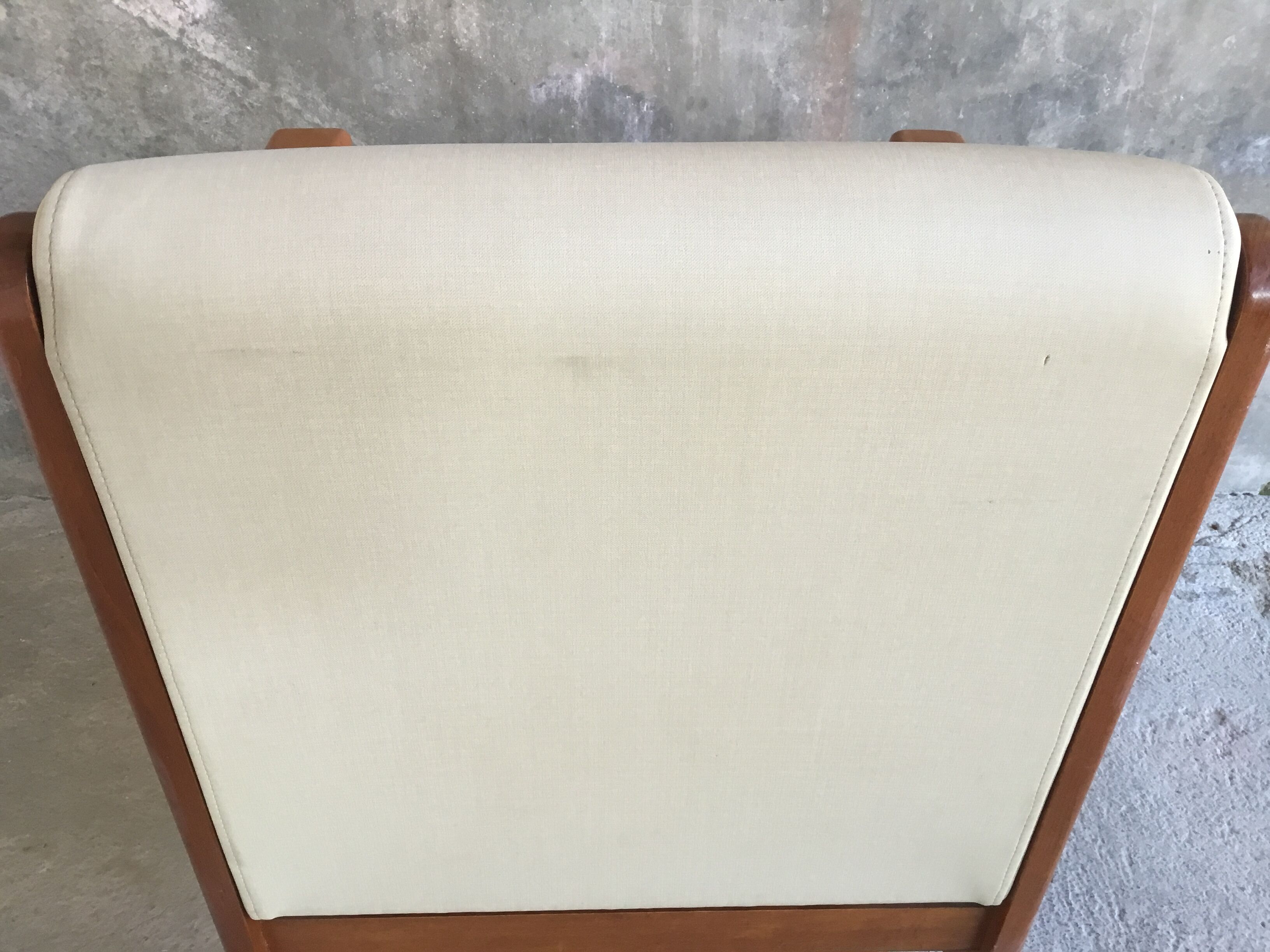 White armchair with armrests - varnished pine structure