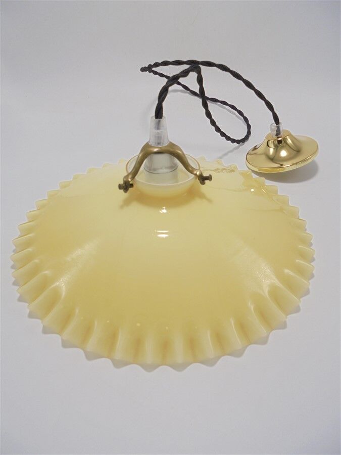 Suspension en opaline jaune