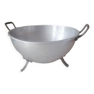 Aluminum strainer
