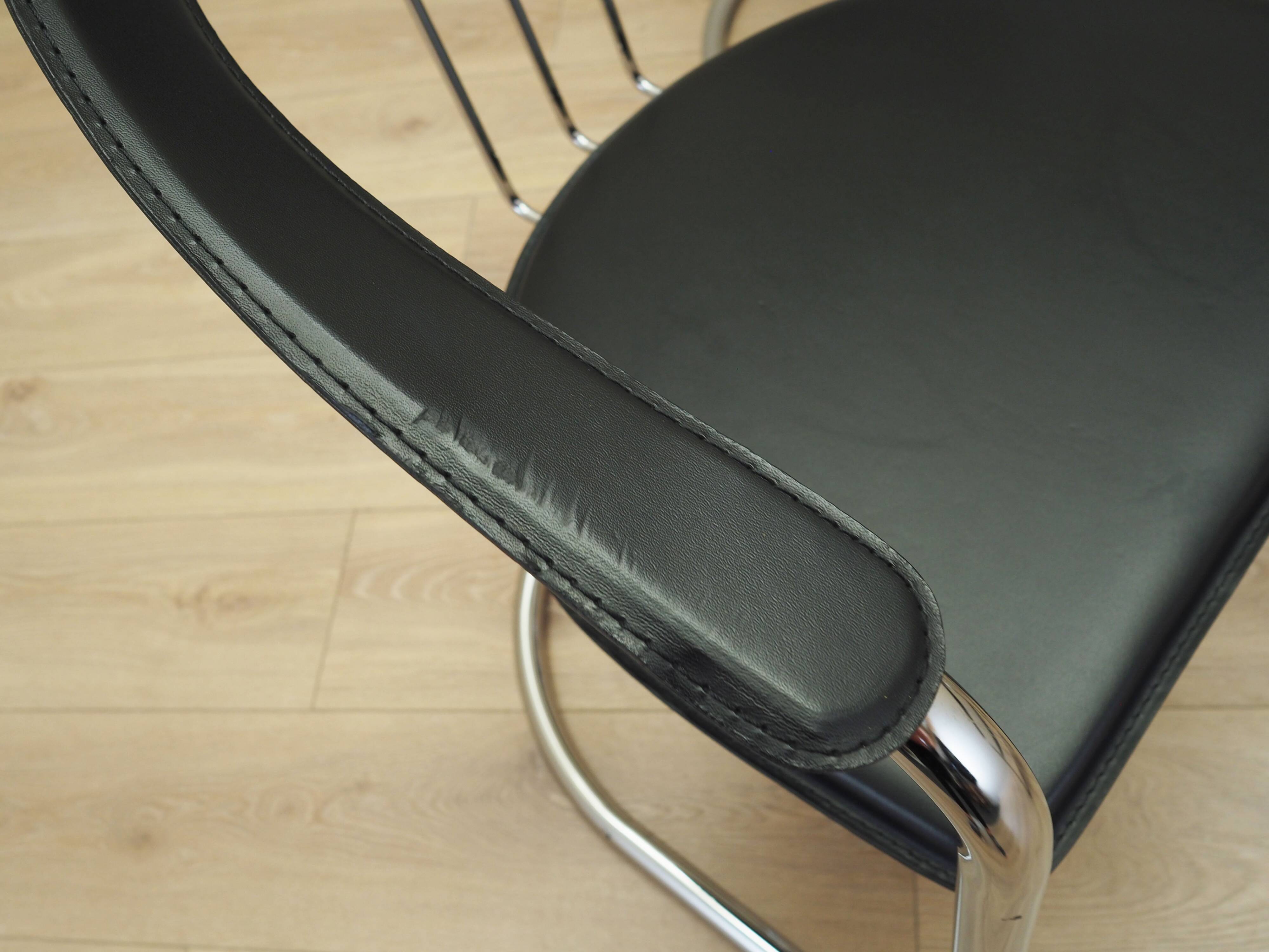 Set of four chairs, Italian design, 1980s, production: Italy