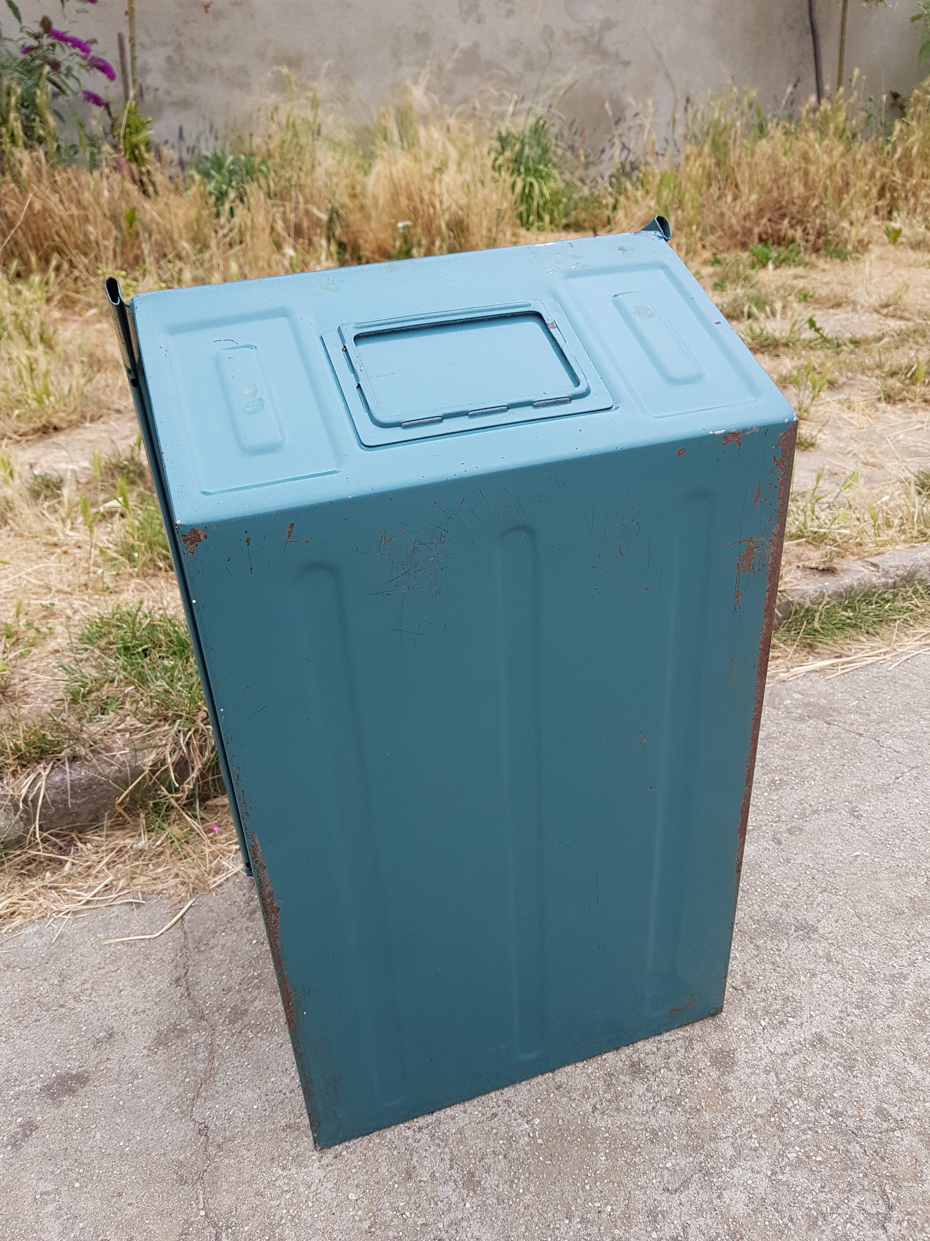 Former large schaefer tray in blue metal lagoon