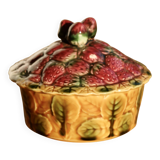 Antique sugar bowl in barbotine from Sarreguemines – Strawberry decoration