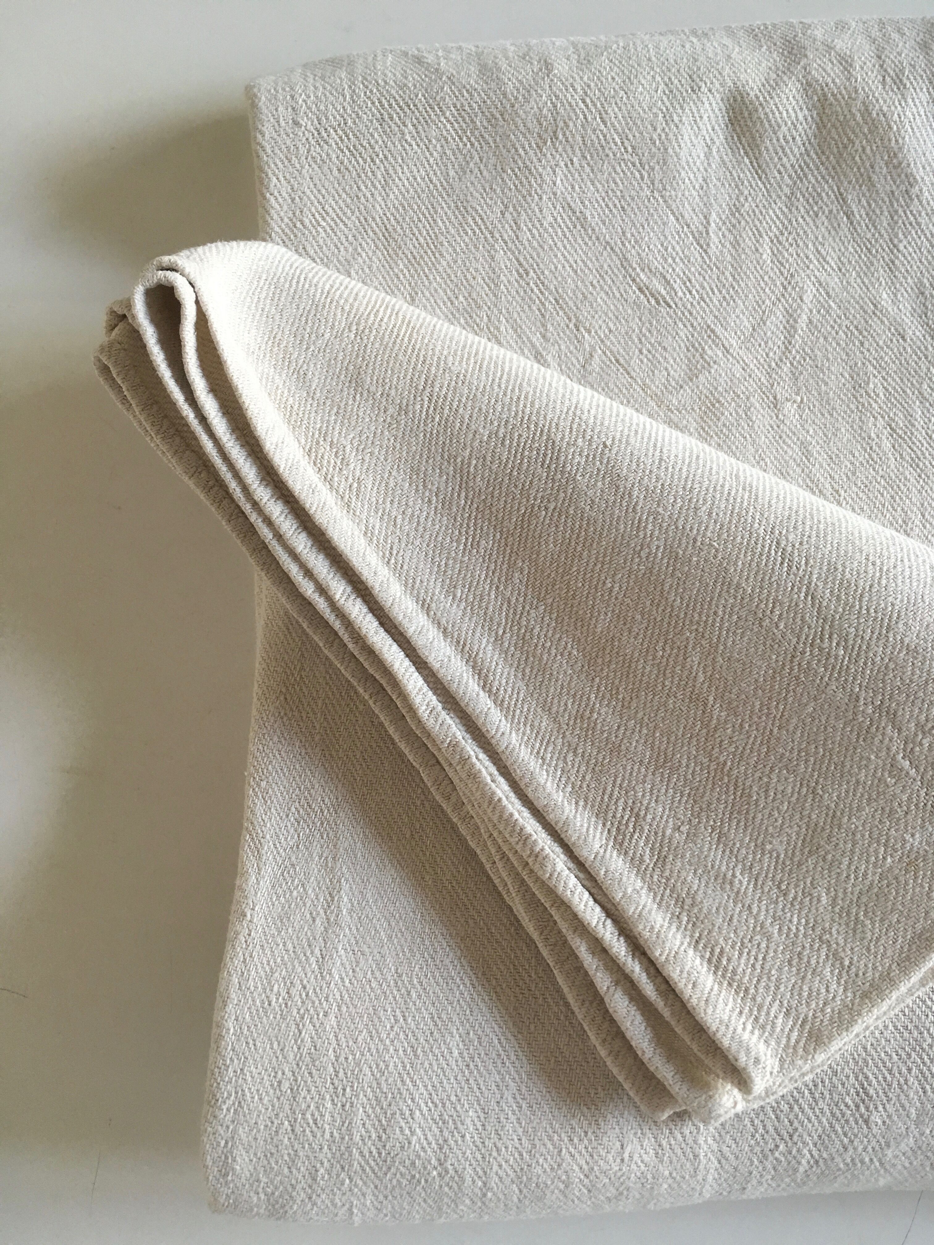 Tablecloth in heavy linen canvas 19e 140cm