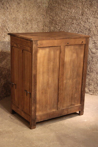 Ancienne glacière frigo