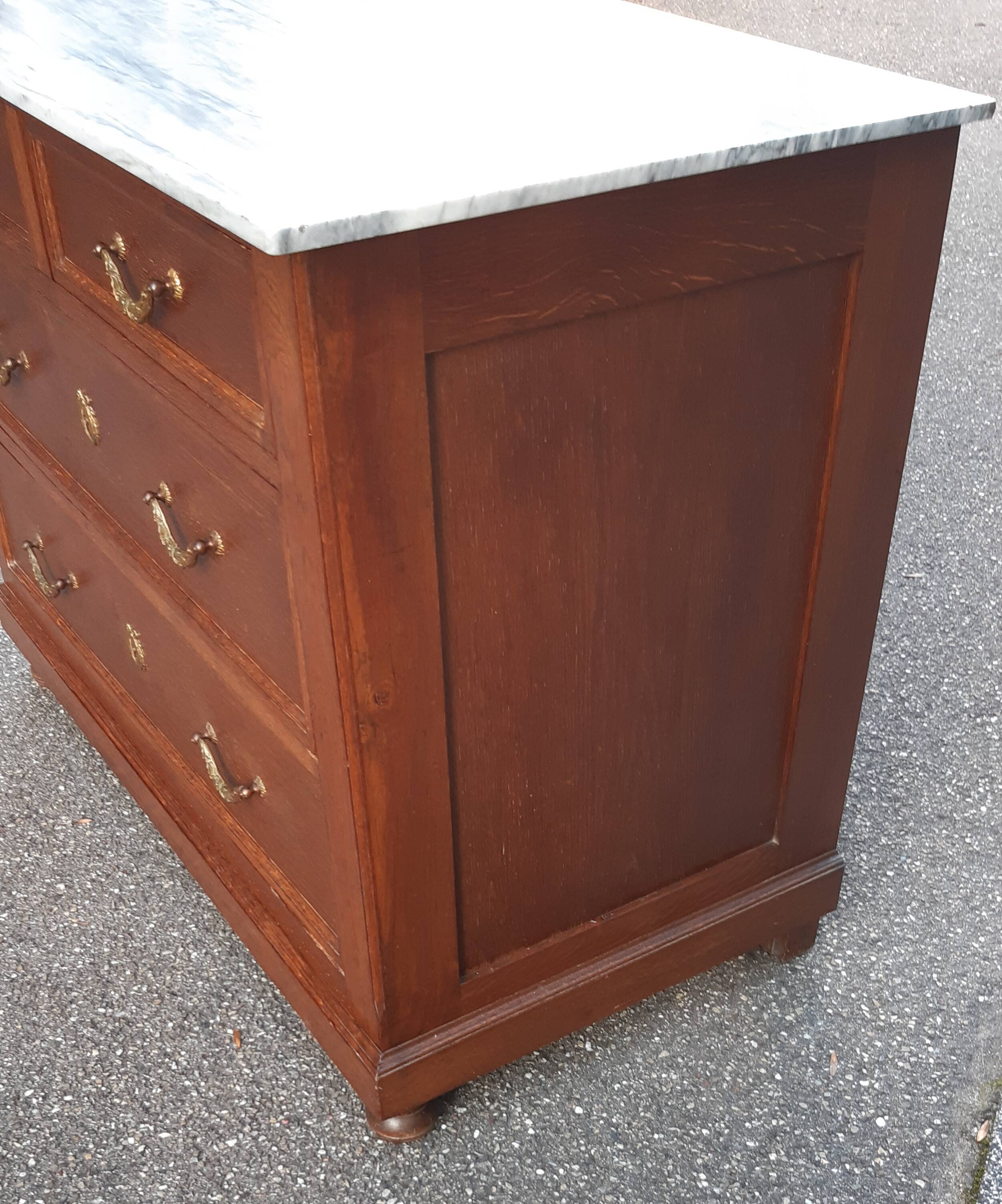 Commode chêne et marbre début XXème