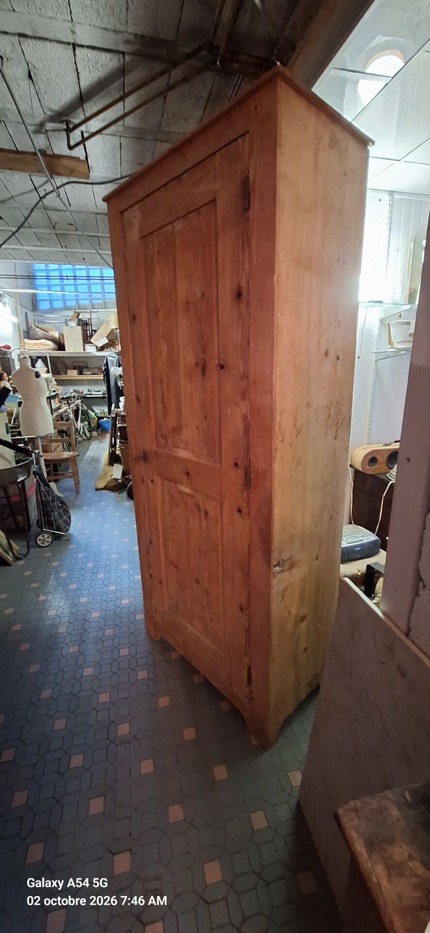 High bonnetière wardrobe rustic fir