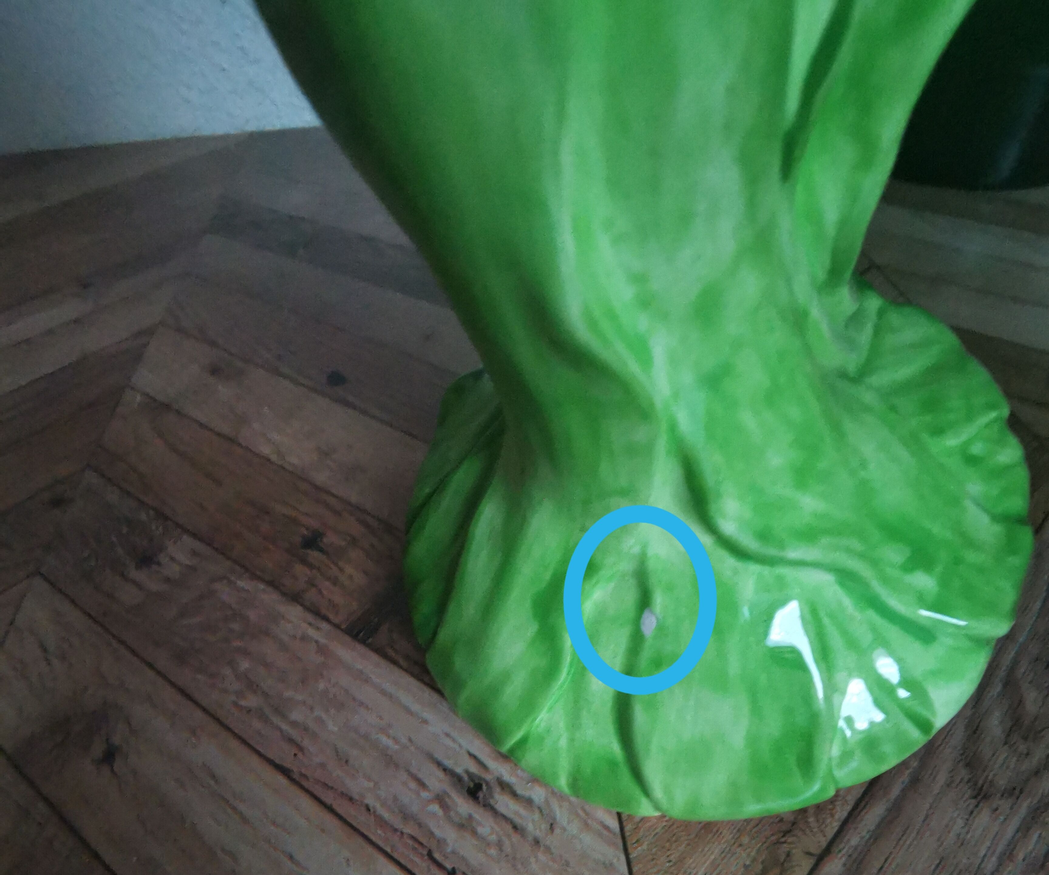 Tulip-shaped bougeoir