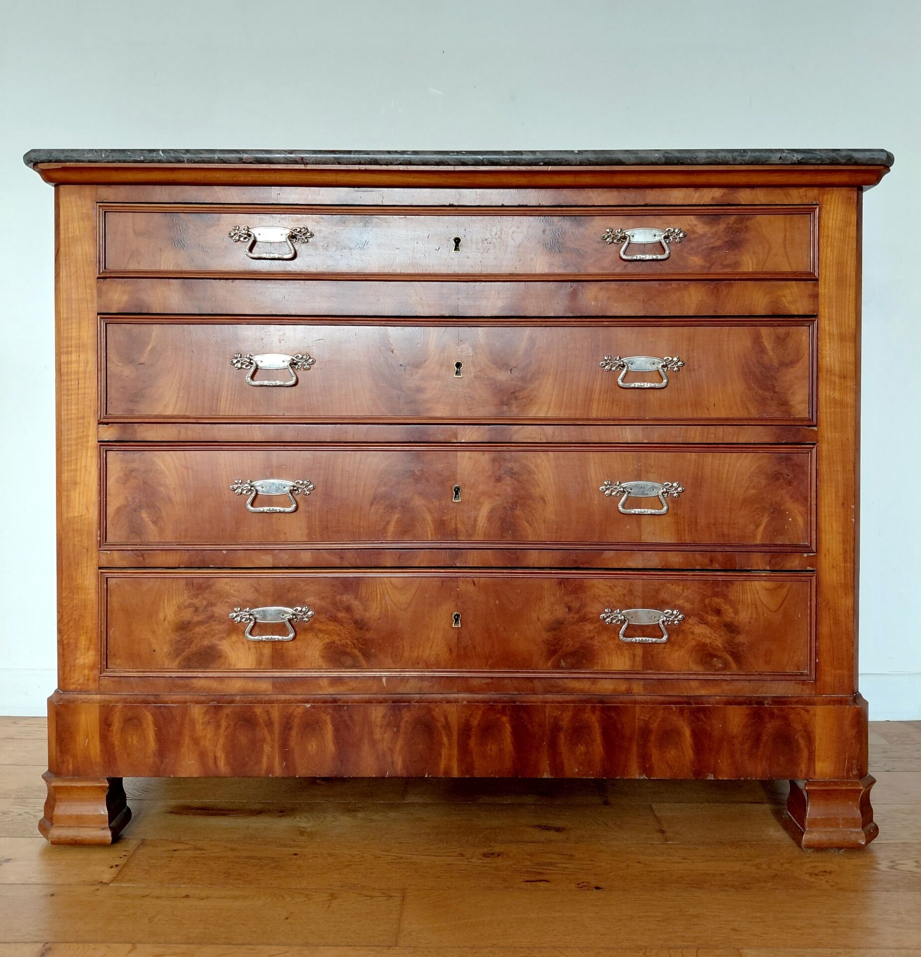 Louis-Philippe Commode (19th century) Walnut Burl Saint Anne Marble