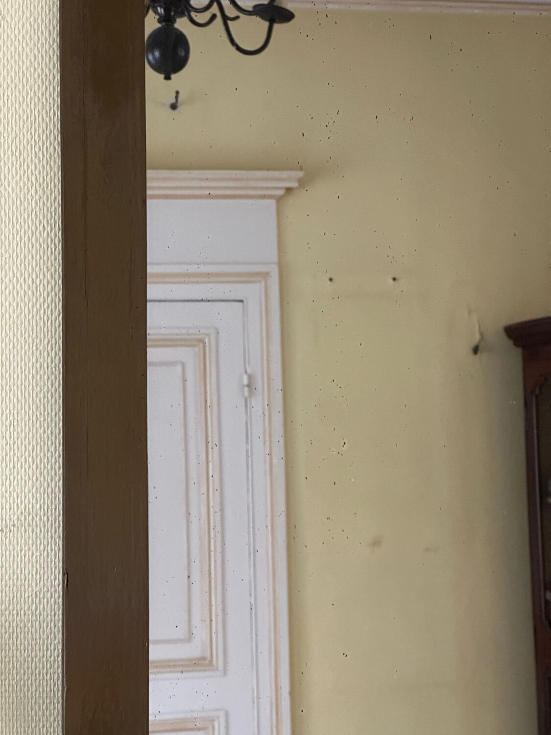 Vintage mirror from the 60s-70s. H 95 cm / W 69 cm.