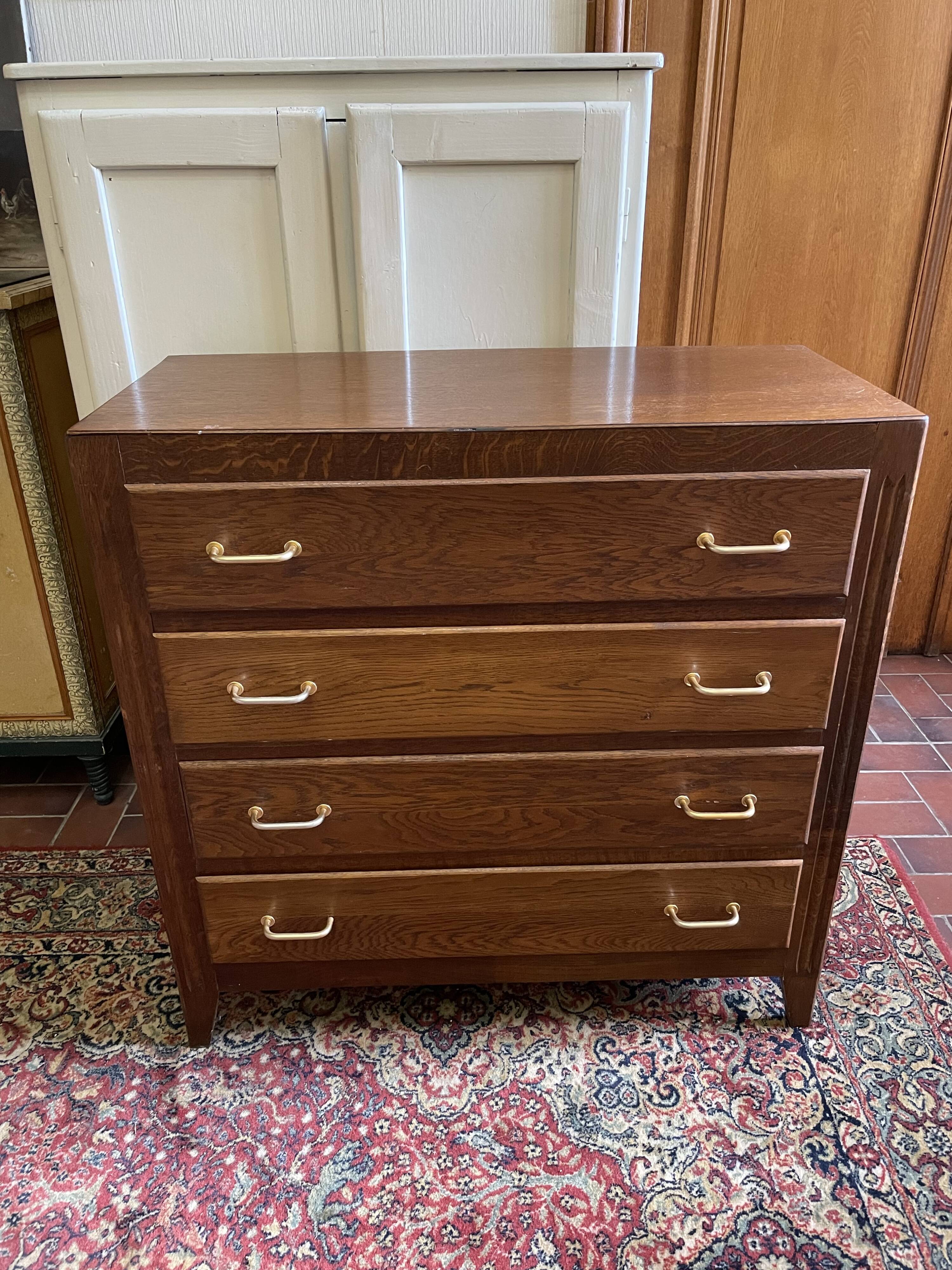 Commode en chêne vintage
