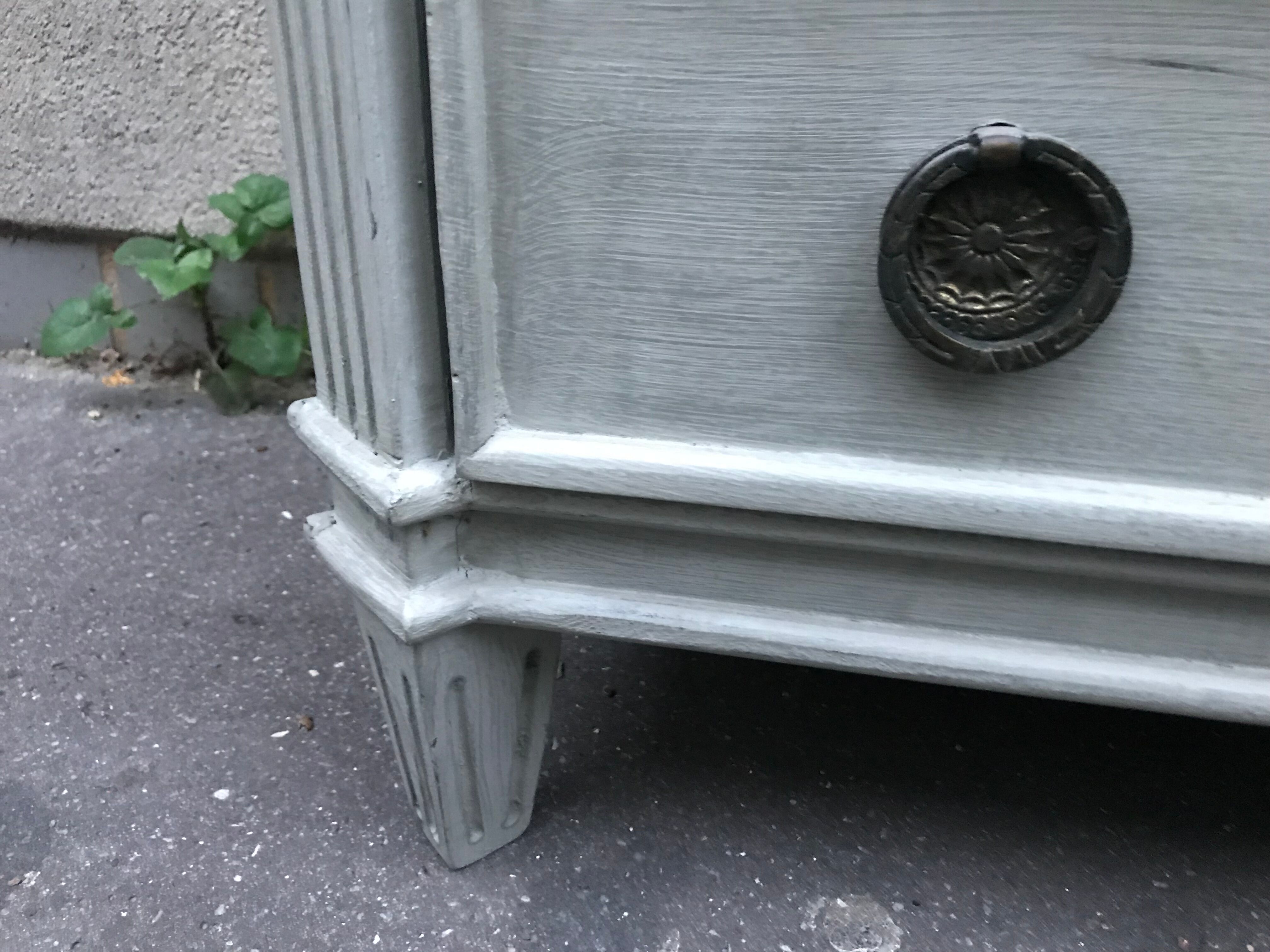 Commode style Louis XVI grise