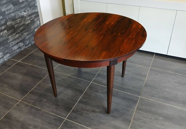 Table ronde extensible scandinave en Palissandre de Rio, années 70
