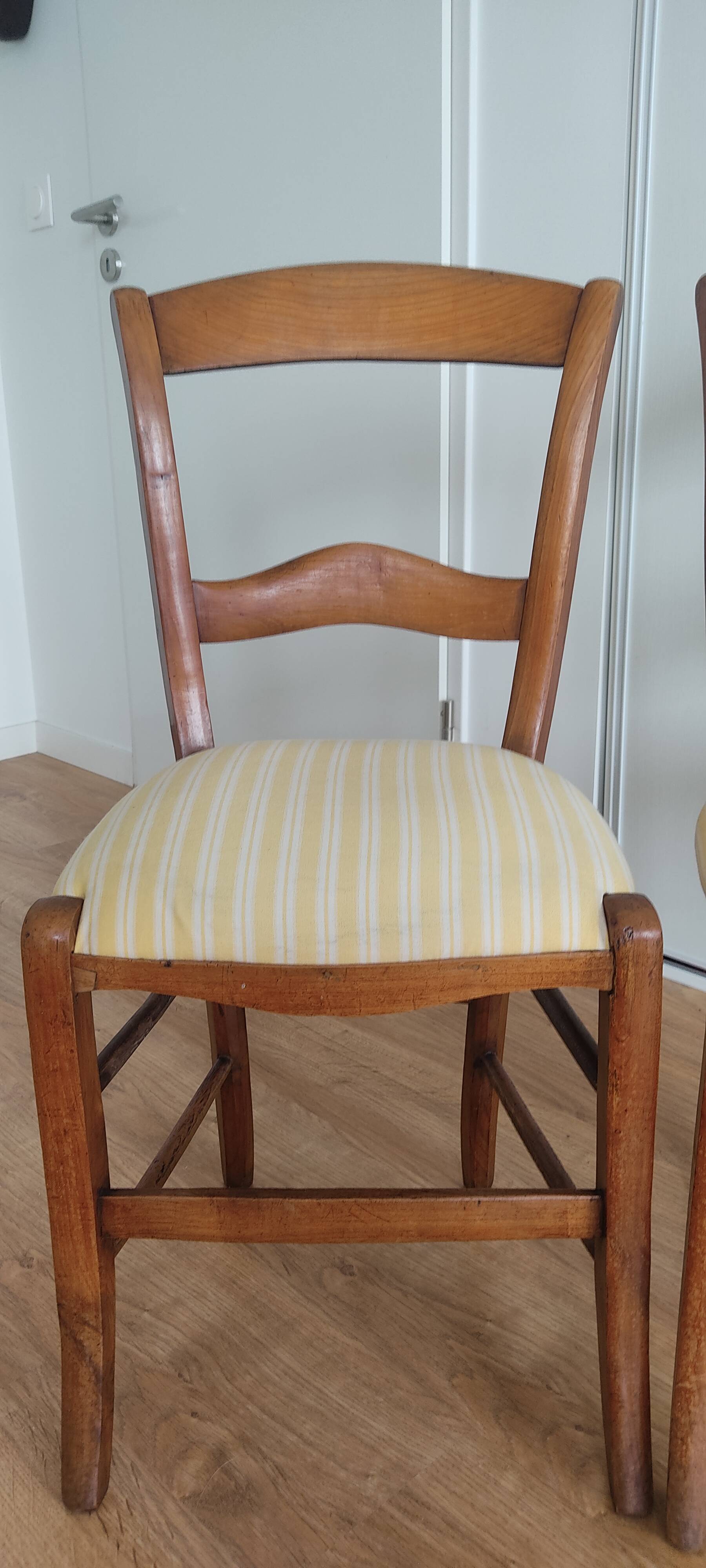 pair of chairs