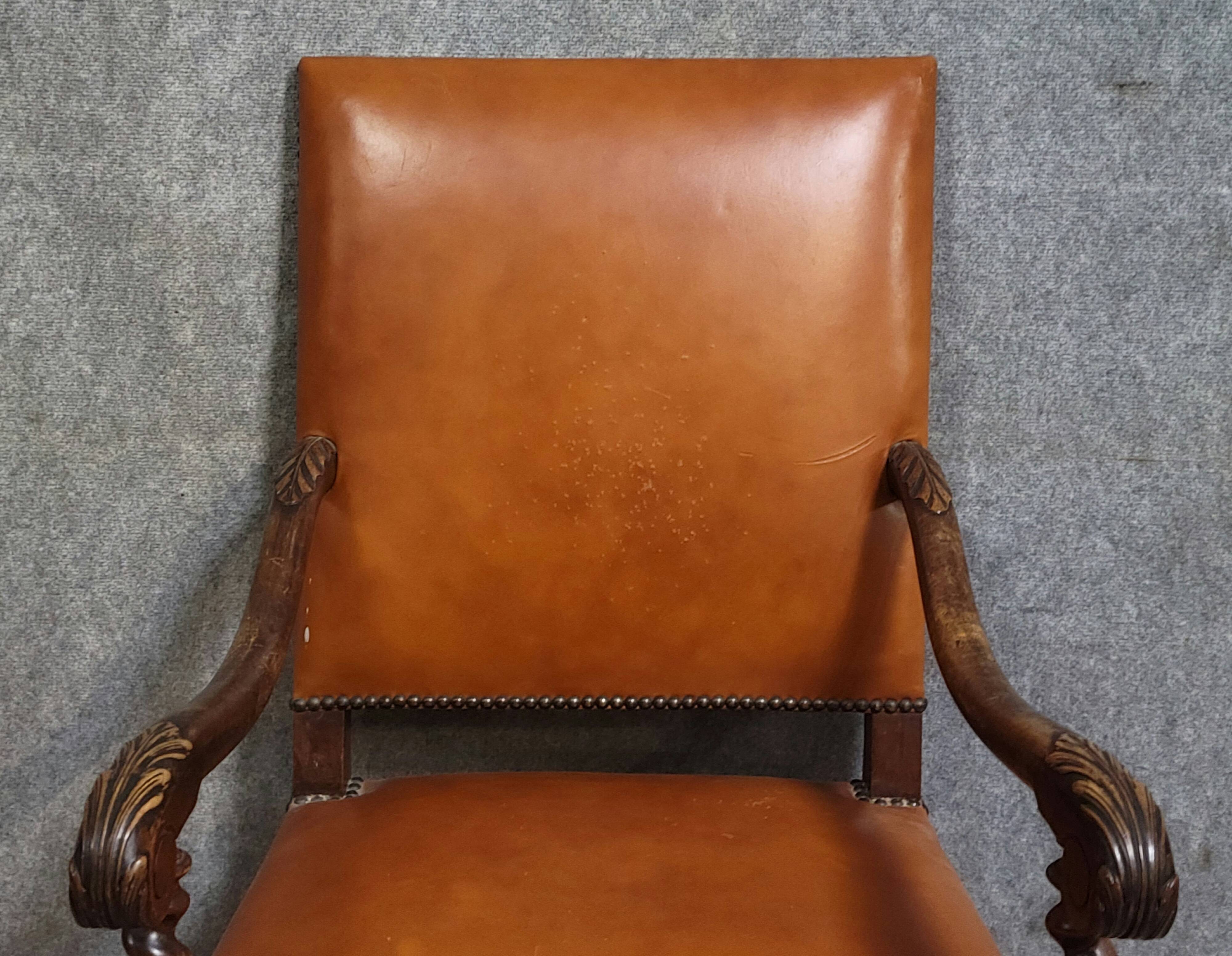 Important antique Louis XIII style office chair, 19th century
